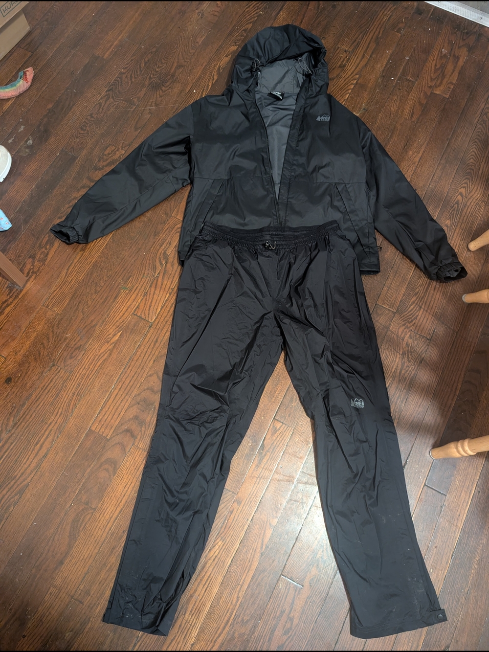REI Black Trailmade Women's Waterproof Rain Jacket & Pants Set (M)
